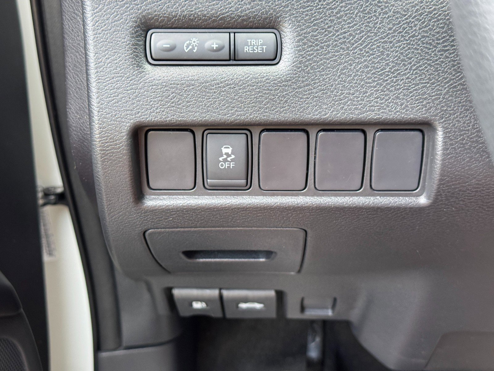 Used 2016 Nissan Murano S FWD image 16
