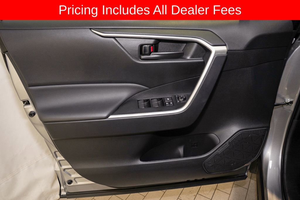 Certified 2025 Toyota RAV4 LE AWD/4WD image 10