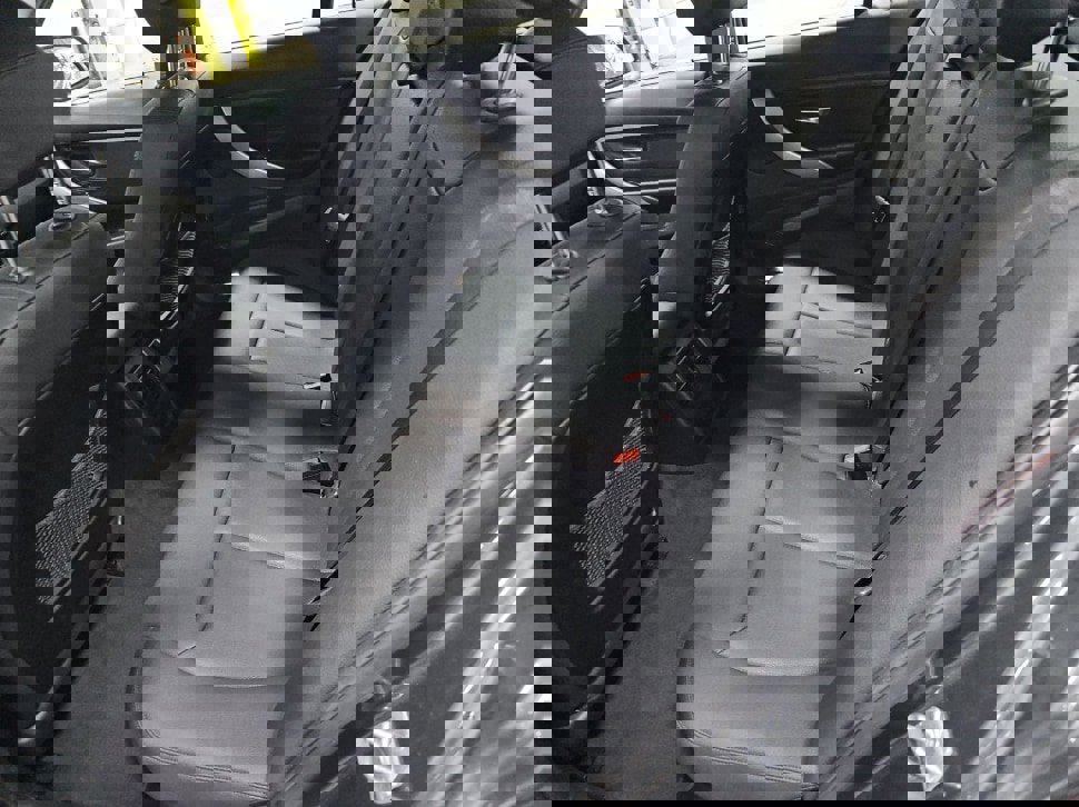 Used 2017 BMW 320i xDrive Sedan image 16