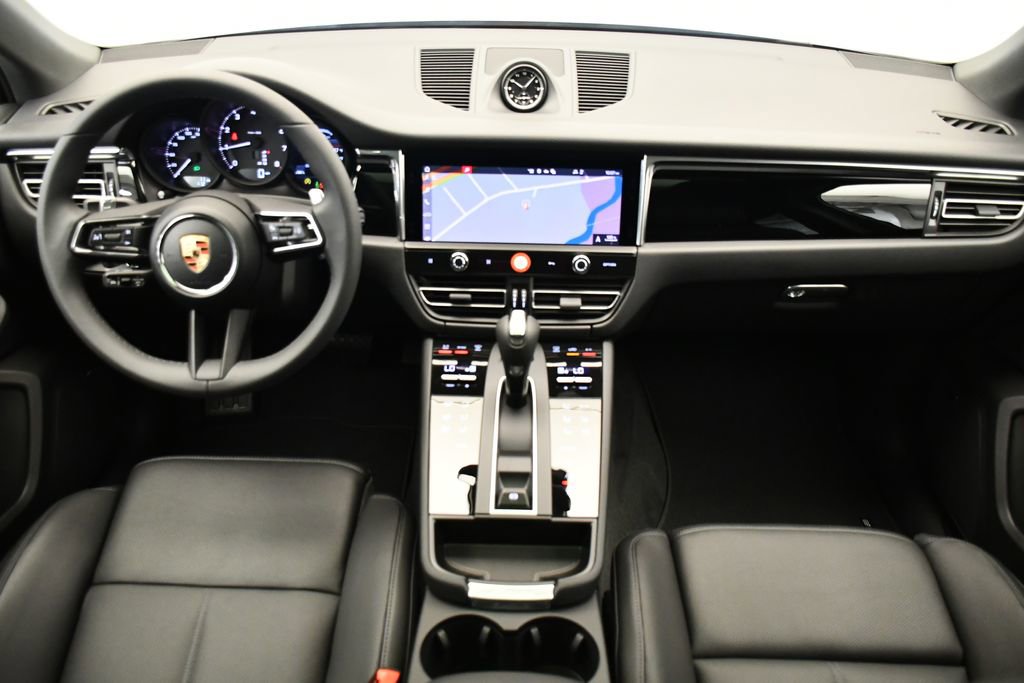 Certified 2026 Porsche Macan image 22