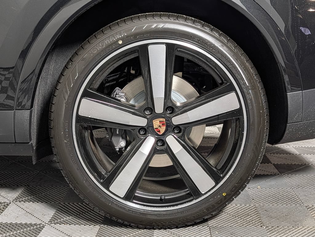 New 2026 Porsche Cayenne AWD/4WD image 12