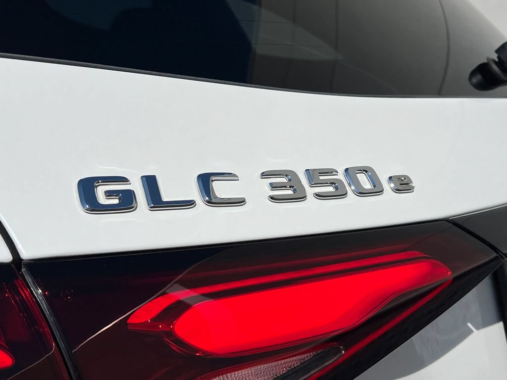Used 2025 Mercedes-Benz GLC 350e 4MATIC image 27