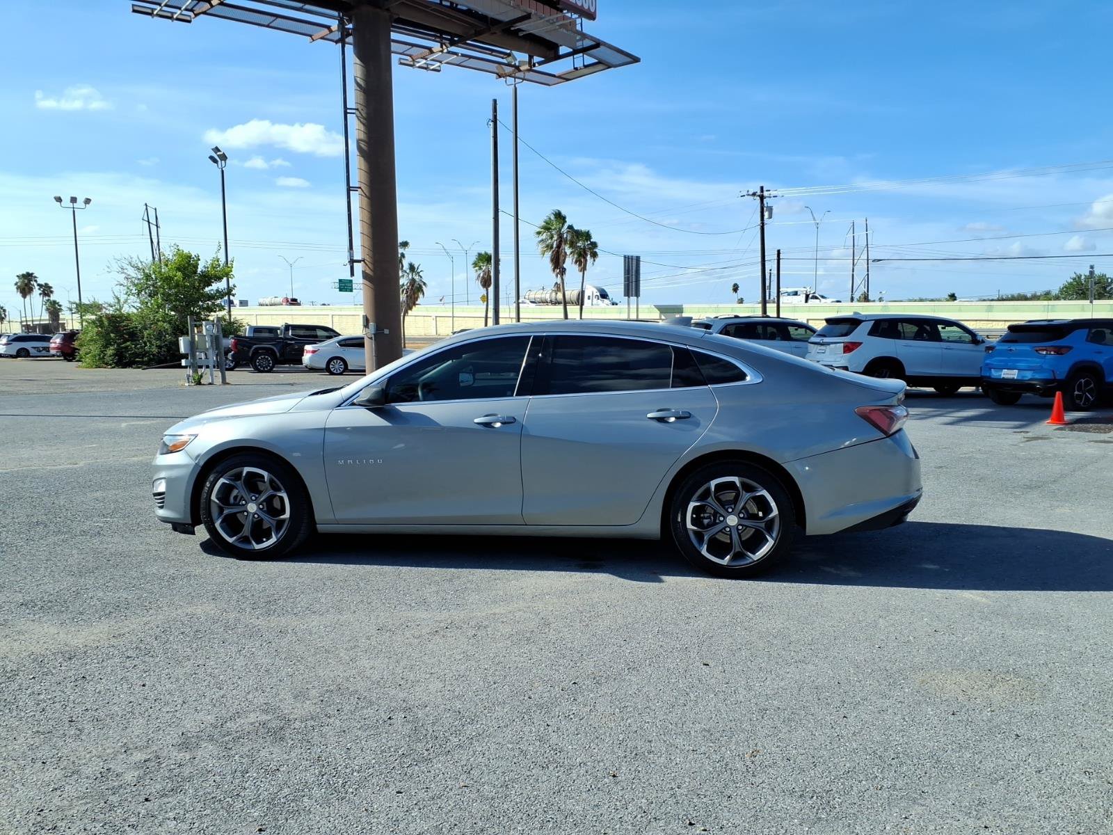 Used 2023 Chevrolet Malibu LT FWD image 5