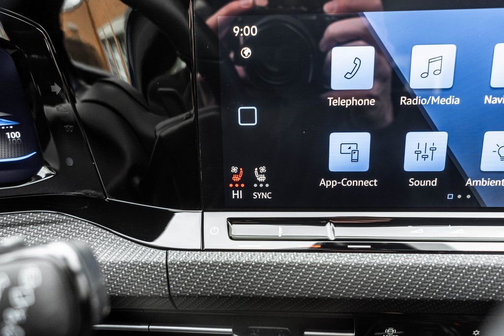 Used 2024 Volkswagen Golf R image 10