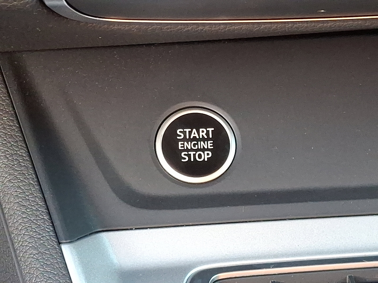 Certified 2025 Audi Q3 2.0T Premium Plus w/ Premium Plus Package image 25