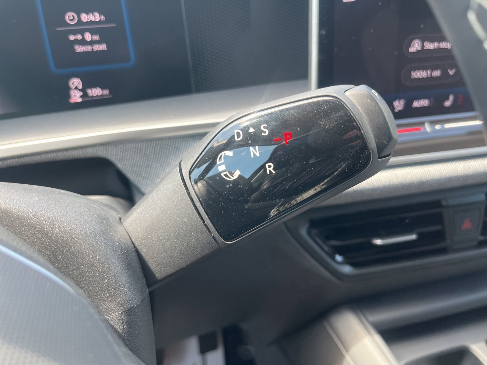 Certified 2025 Volkswagen Tiguan S FWD image 19