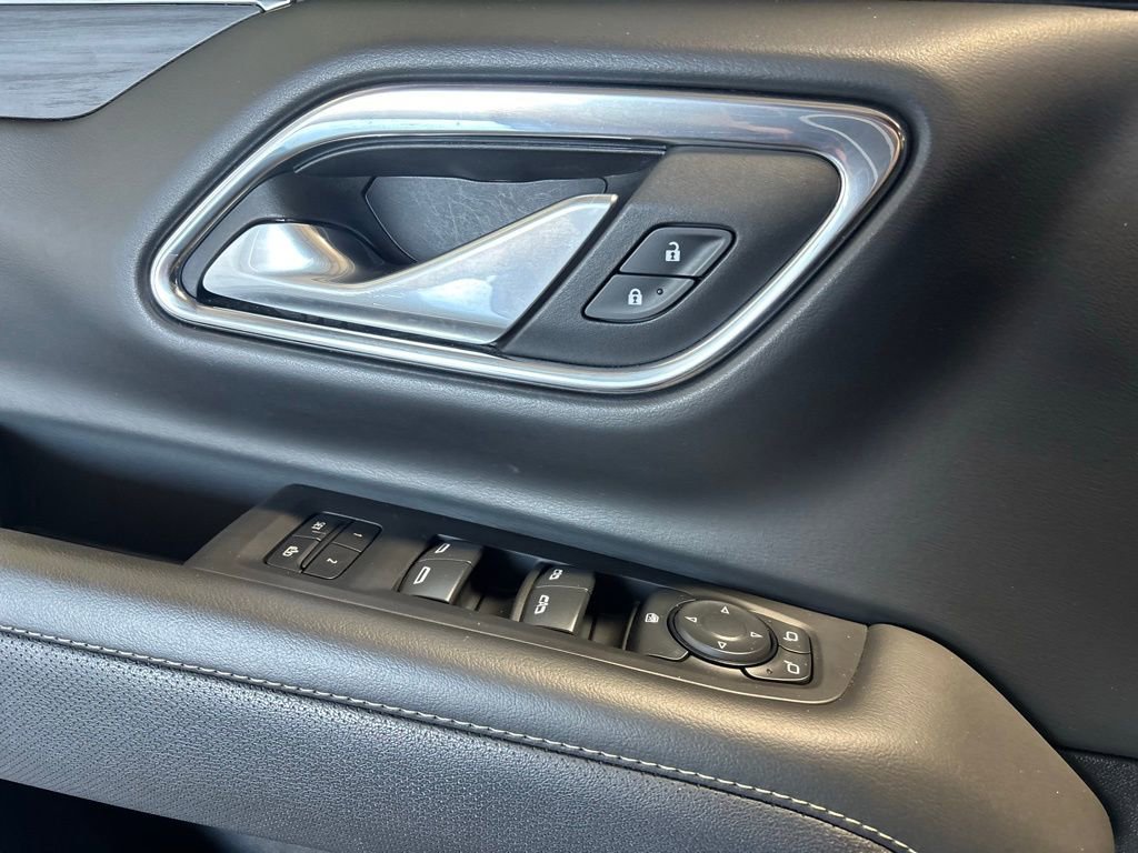 Used 2024 GMC Yukon SLT image 14