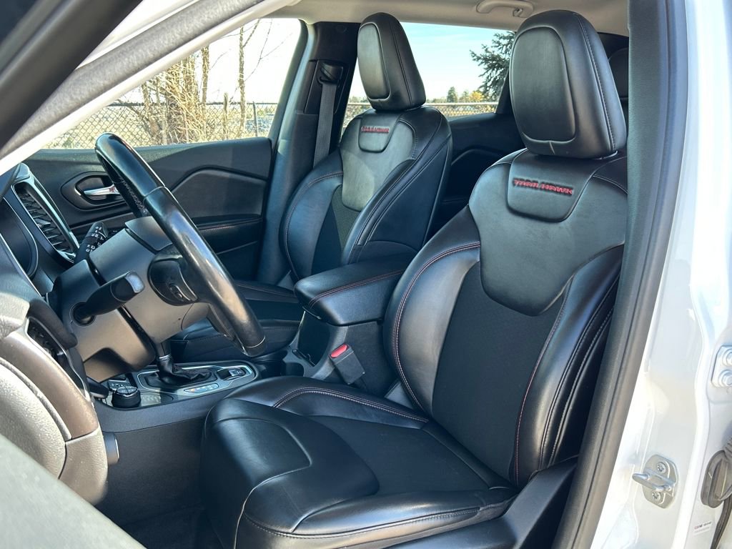 Used 2020 Jeep Cherokee Trailhawk w/ Technology Group image 16