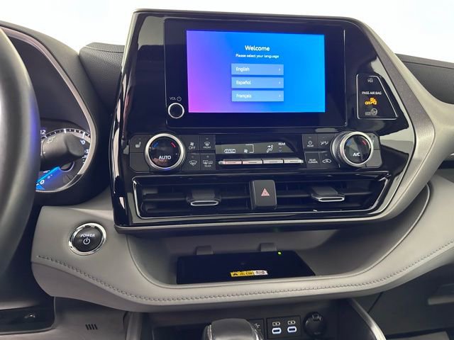 Used 2023 Toyota Highlander XLE AWD/4WD image 30