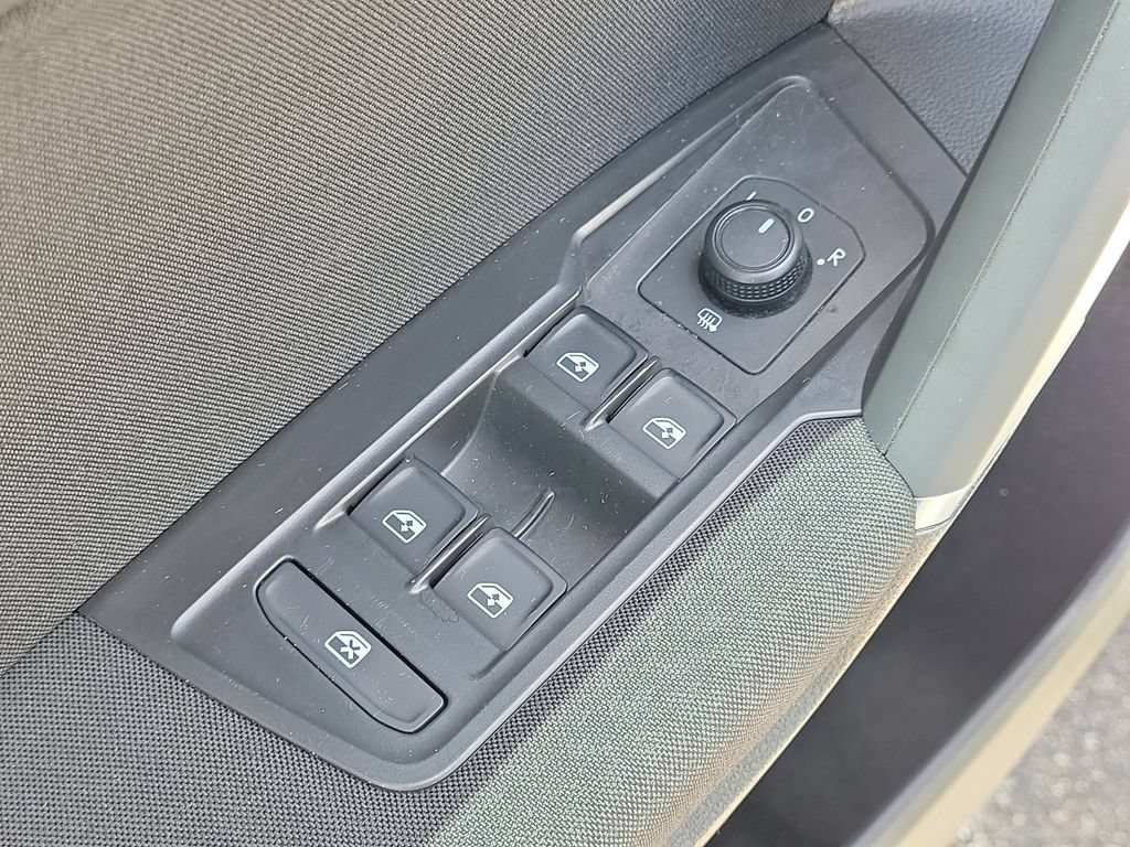 Used 2020 Volkswagen Tiguan S FWD image 18
