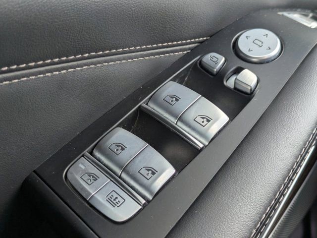 Used 2023 BMW X7 xDrive40i image 17