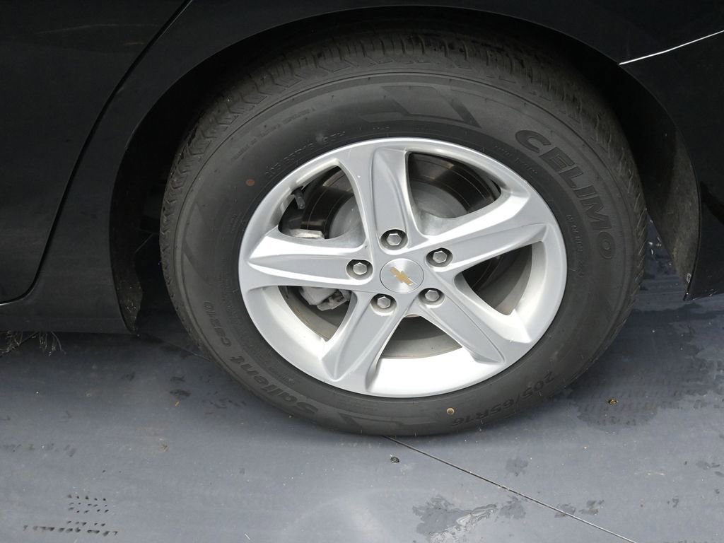 Used 2023 Chevrolet Malibu LT image 14