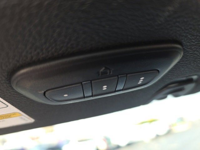 Used 2023 Jeep Wrangler Unlimited w/ Sun & Screen Package image 35