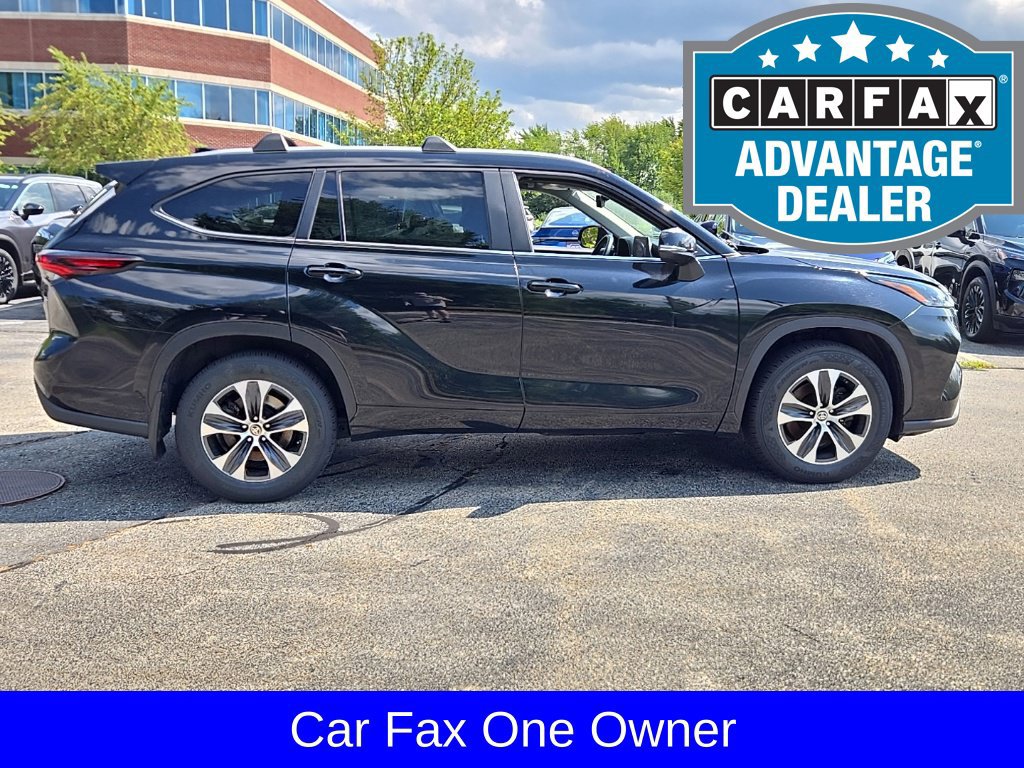 Used 2024 Toyota Highlander XLE AWD/4WD image 14
