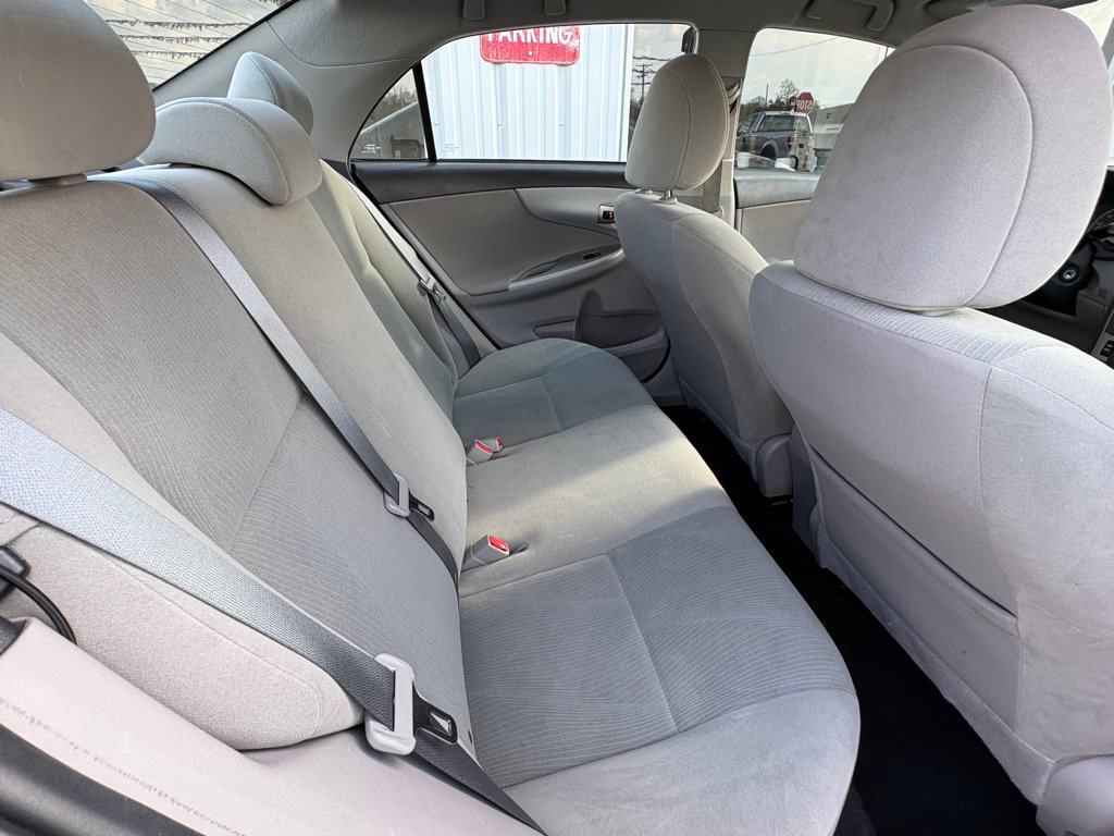 Used 2013 Toyota Corolla LE FWD image 15