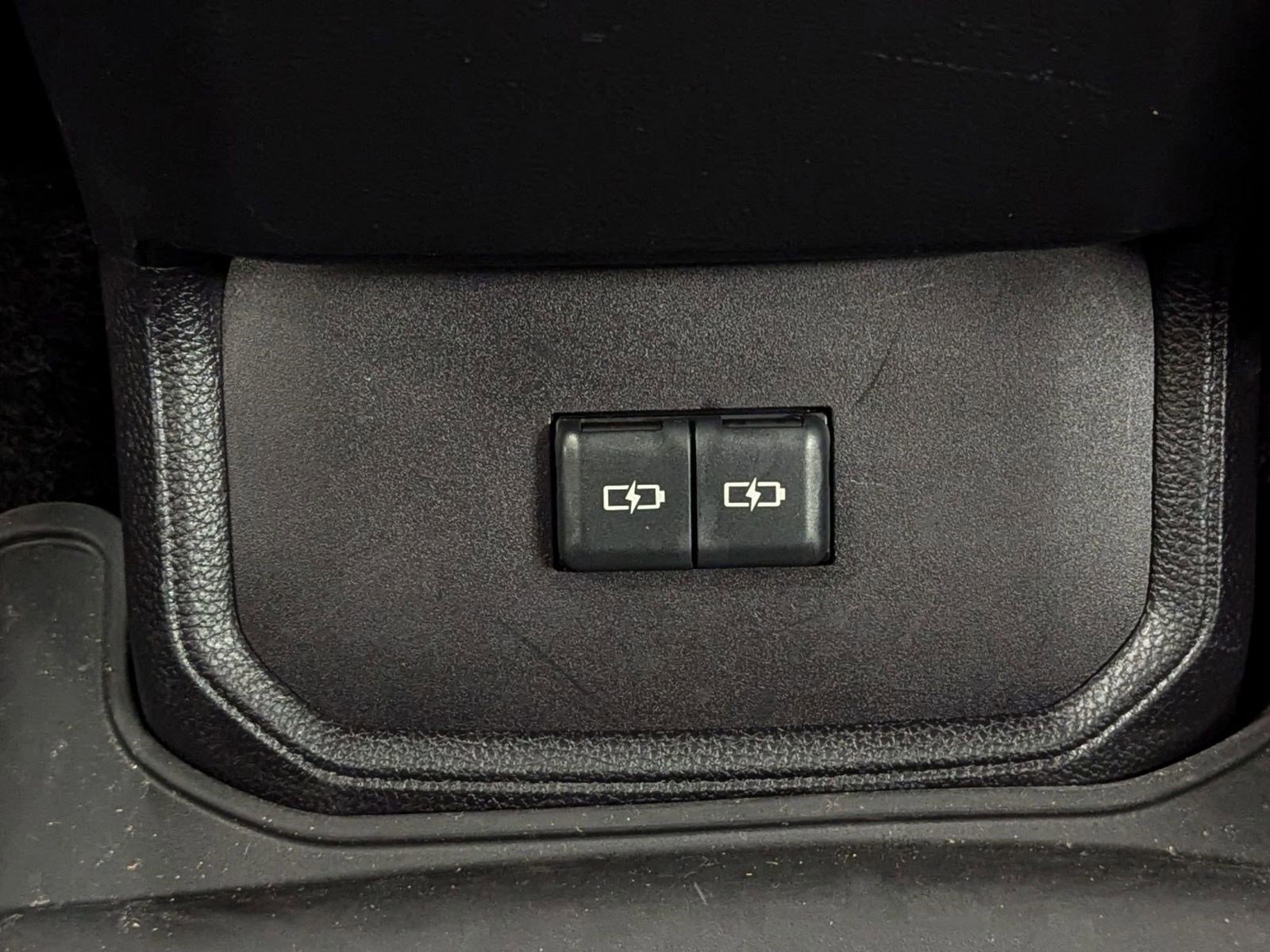 Used 2025 Toyota Highlander XLE image 23