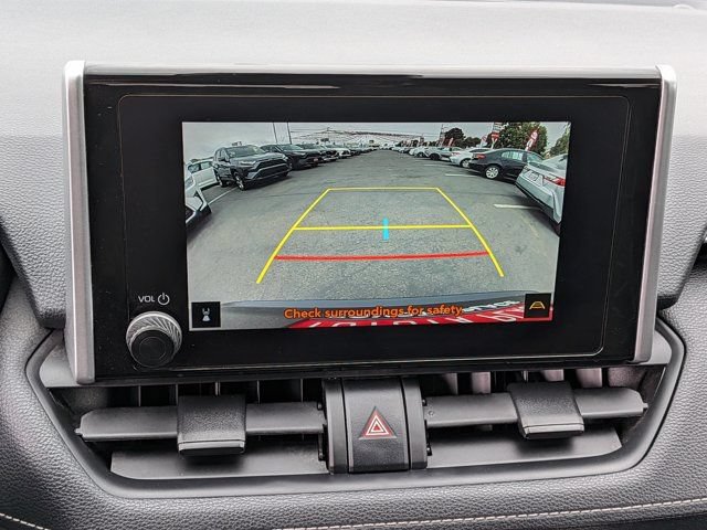 Used 2024 Toyota RAV4 XLE AWD/4WD image 21