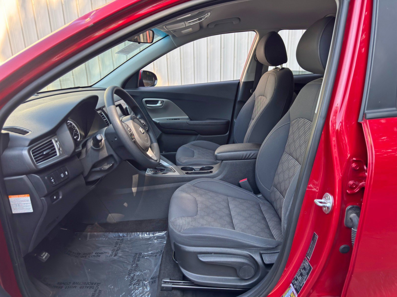 Used 2019 Kia Niro LX FWD image 15