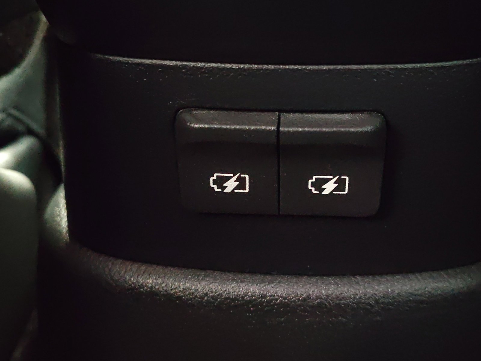 Certified 2025 Nissan Kicks Play S FWD image 4