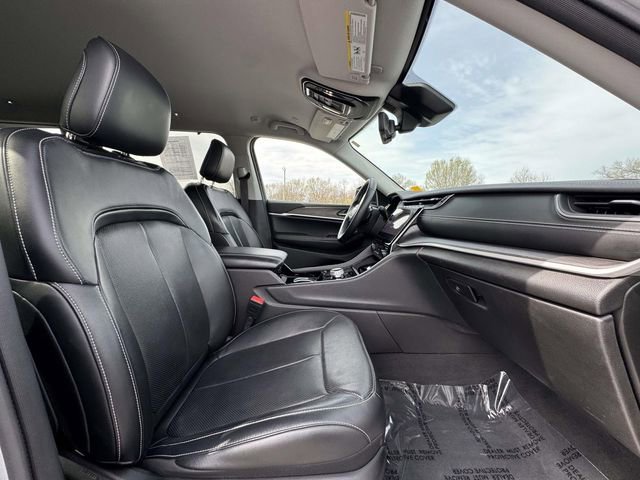 Used 2021 Jeep Grand Cherokee L Limited w/ Luxury Tech Group II image 15