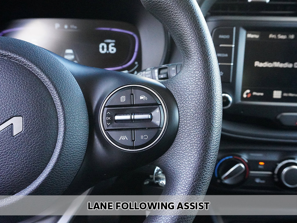 Used 2025 Kia Soul LX w/ LX Technology Package FWD image 3