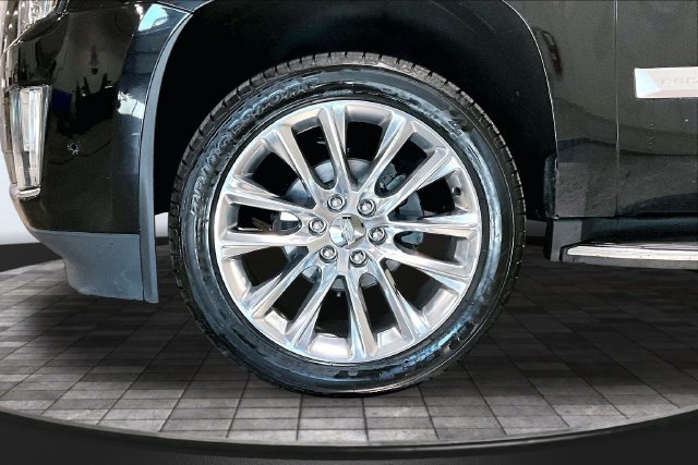 Used 2019 Cadillac Escalade ESV Luxury AWD/4WD image 34