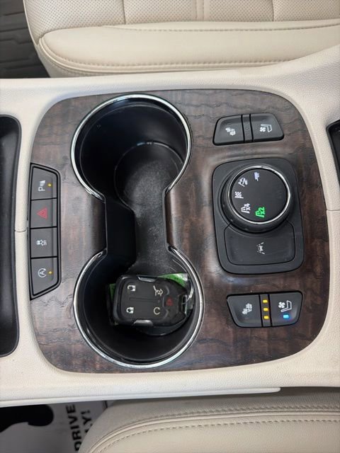 Used 2022 GMC Acadia Denali w/ Denali Ultimate Package AWD/4WD image 31