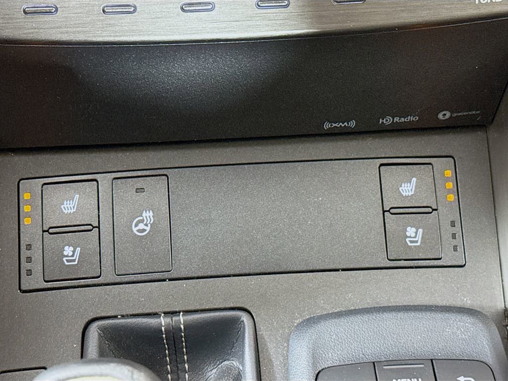 Used 2019 Lexus IS 300 AWD image 19