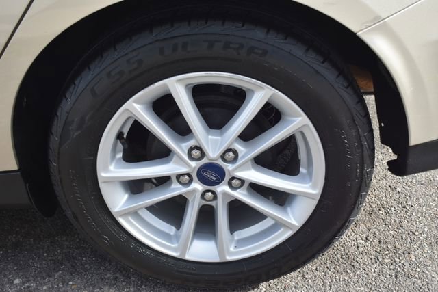 Used 2017 Ford Focus SE FWD image 40
