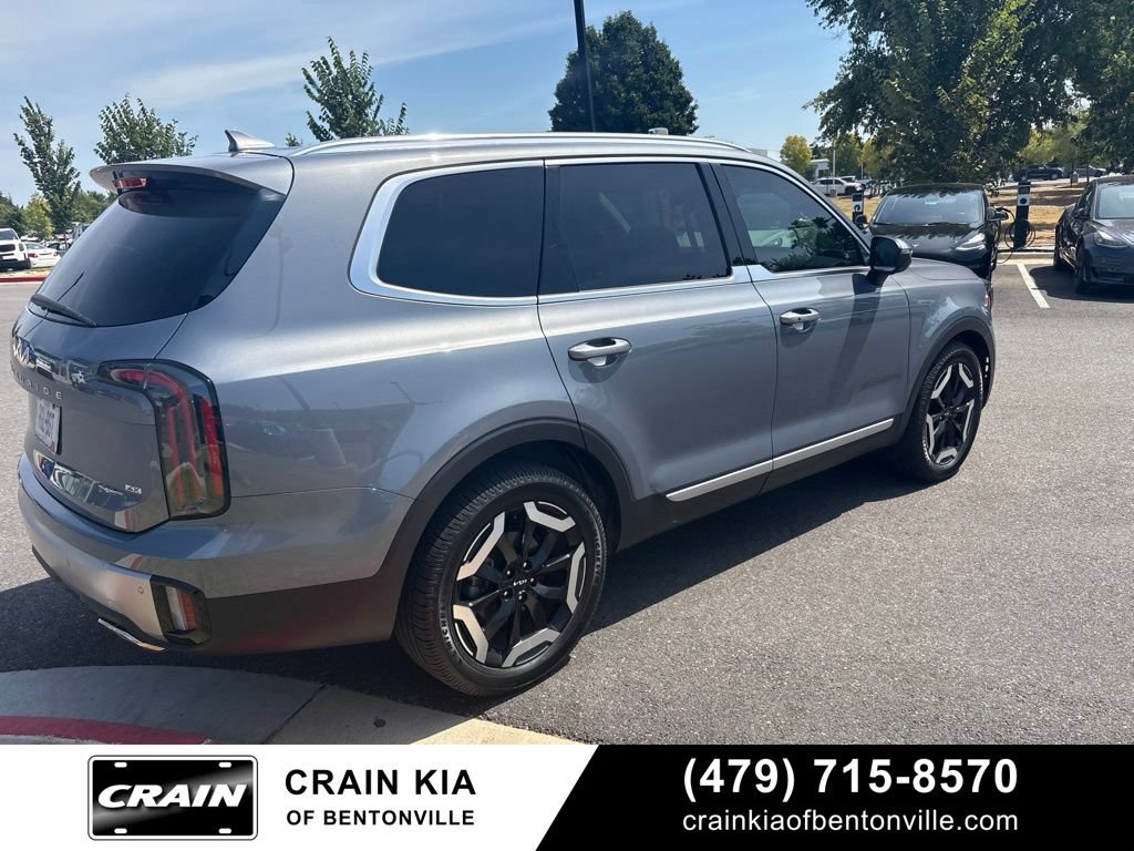 Certified 2023 Kia Telluride EX w/ EX Captain's Chair Package AWD/4WD image 3