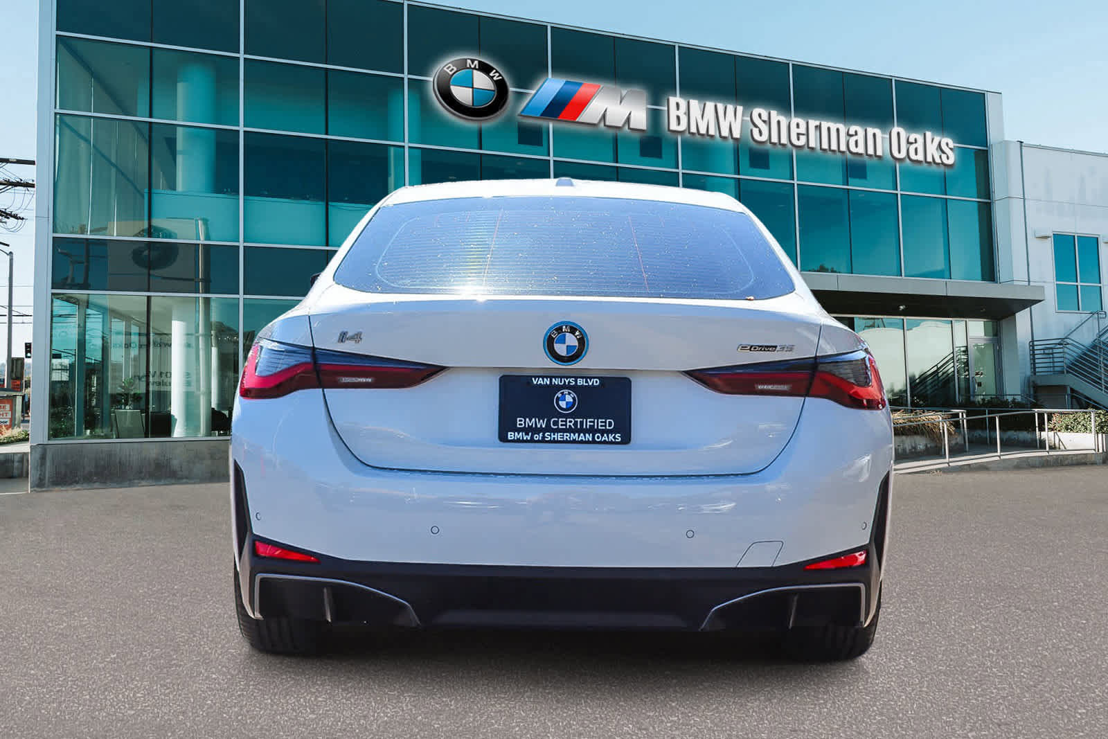 Certified 2023 BMW i4 eDrive35 w/ Premium Package image 5