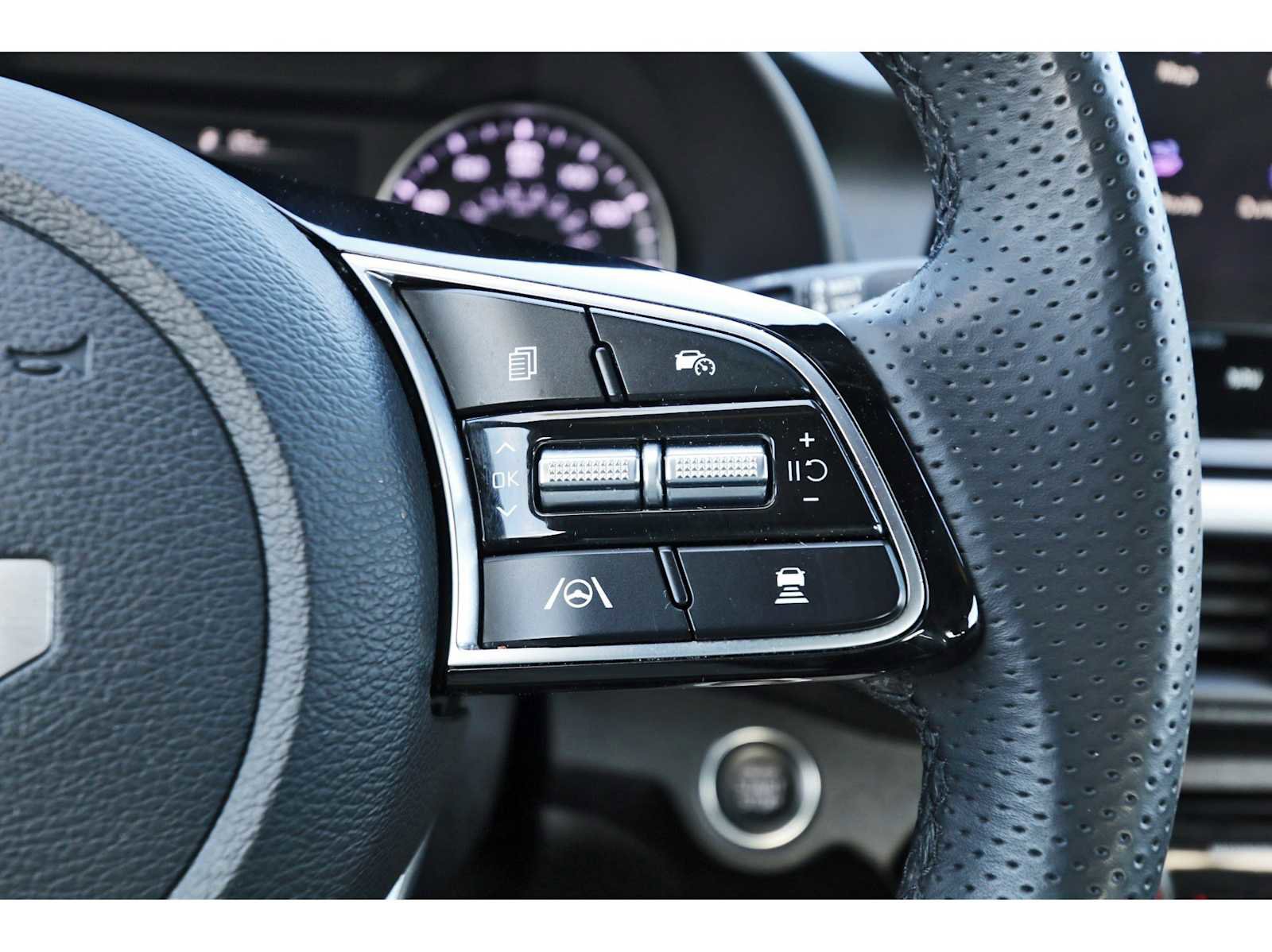 Used 2024 Kia Forte GT-Line w/ GT-Line Premium Package image 16