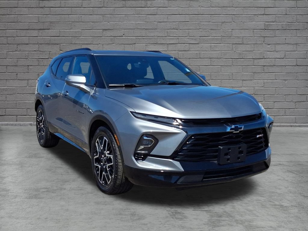 Used 2023 Chevrolet Blazer RS w/ Driver Confidence II Package AWD/4WD image 2