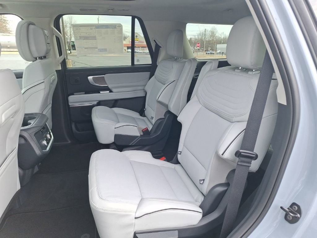 New 2026 Ford Expedition Platinum w/ Platinum Ultimate Package AWD/4WD image 21