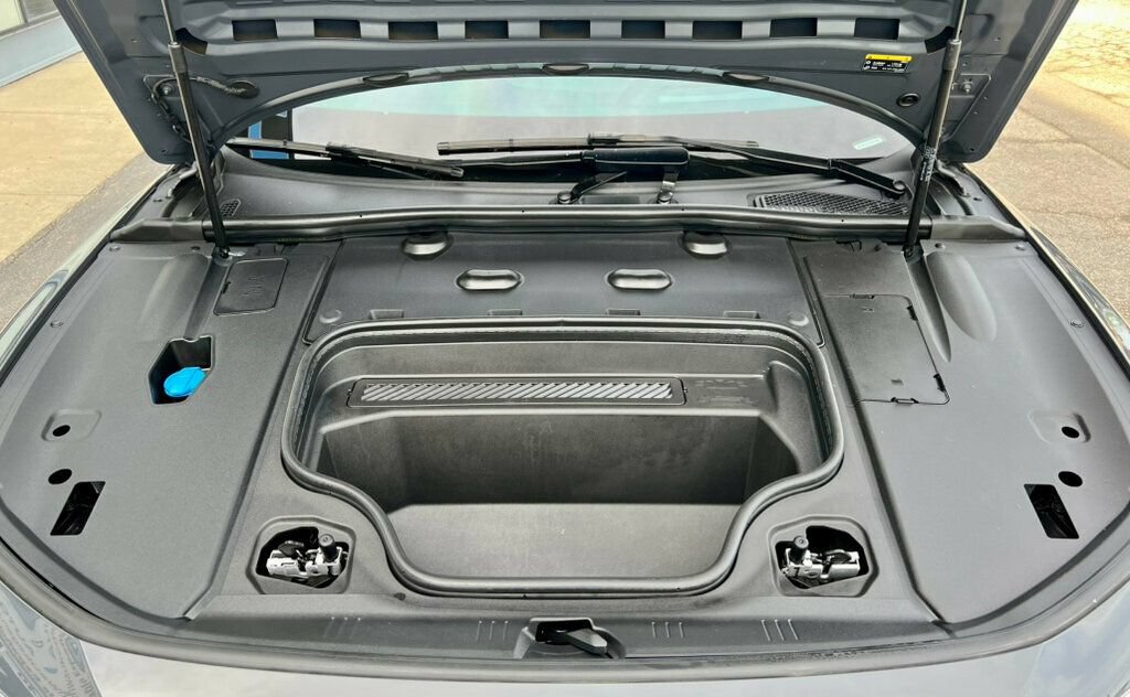 Used 2025 Audi A6 e-tron Premium Plus w/ Premium Plus RWD image 7