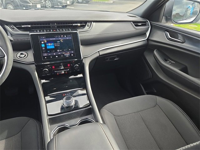 Used 2024 Jeep Grand Cherokee L Laredo w/ Luxury Tech Group I image 11