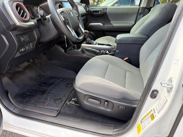 Used 2022 Toyota Tacoma SR5 w/ Technology Package RWD image 9