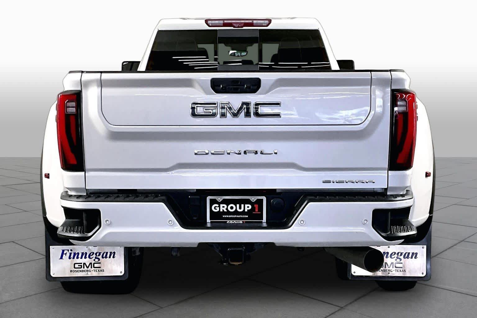 Certified 2024 GMC Sierra 3500 Denali Ultimate AWD/4WD image 5