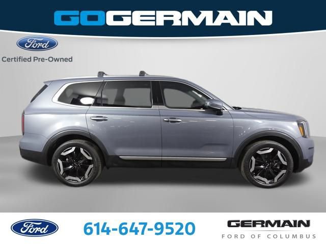 Used 2024 Kia Telluride EX w/ EX Captain's Chair Package image 5