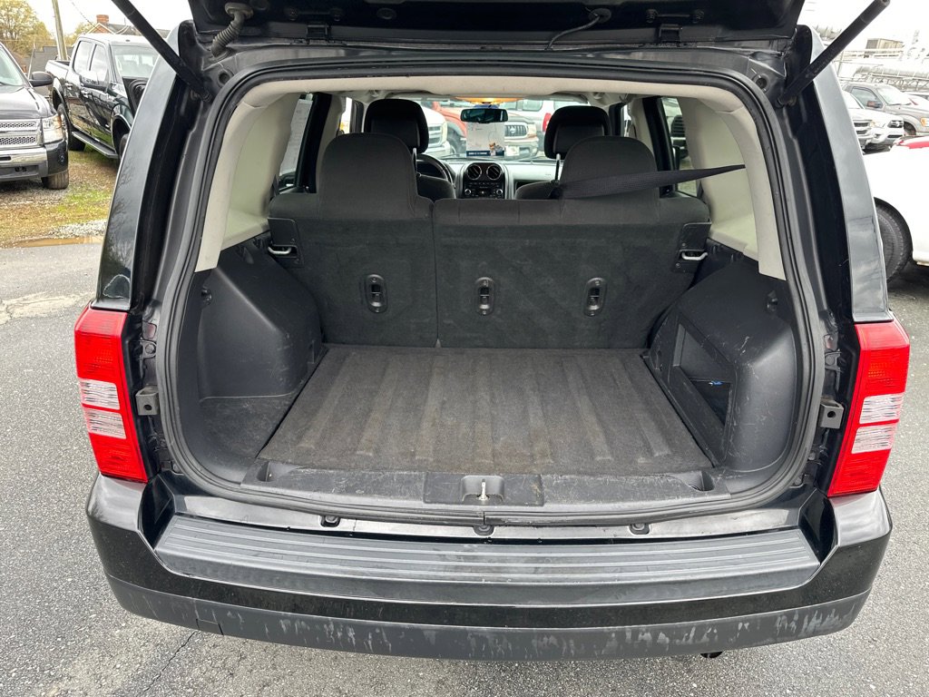 Used 2017 Jeep Patriot Latitude image 14