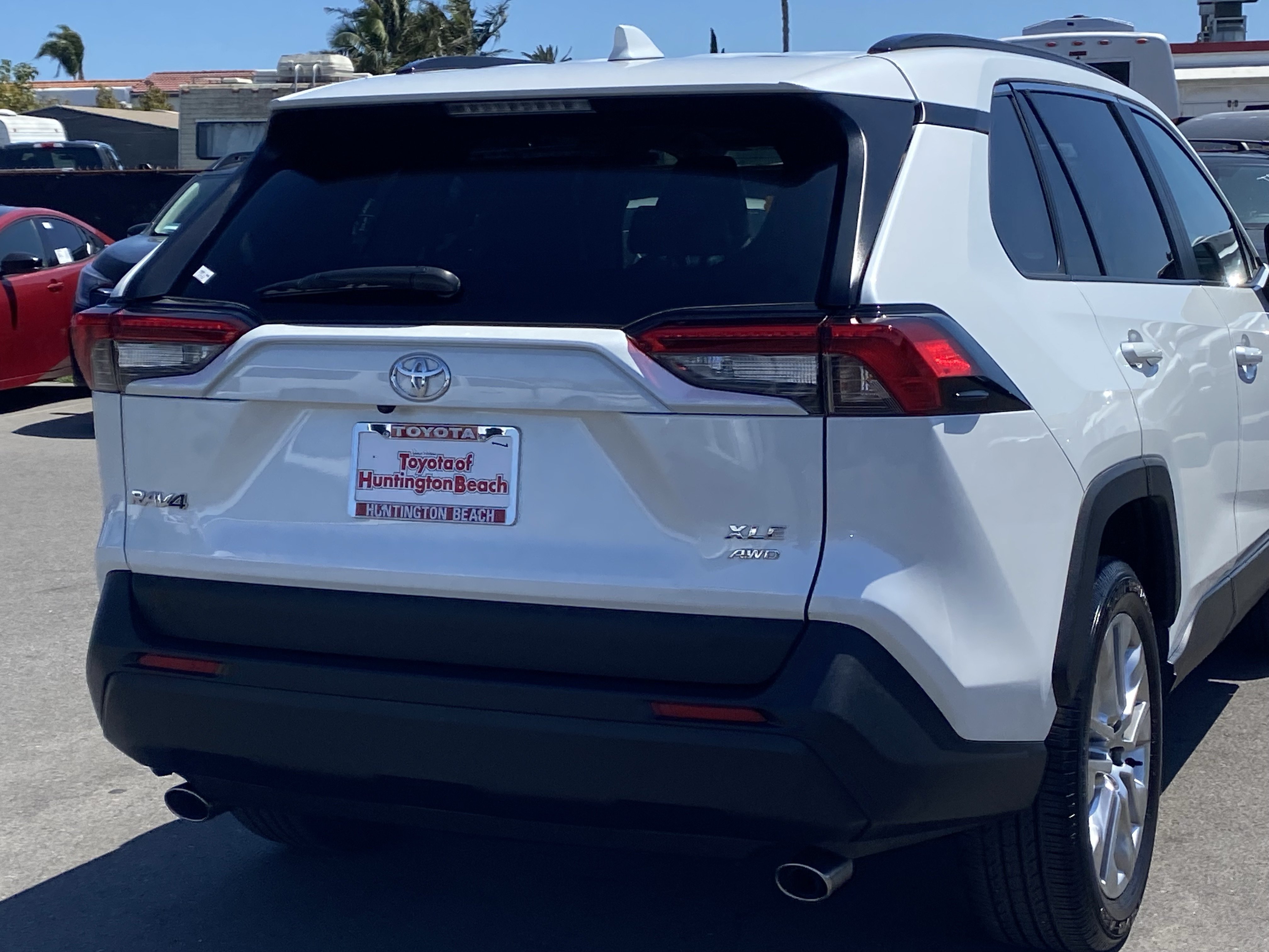 Used 2025 Toyota RAV4 XLE Premium AWD/4WD image 4