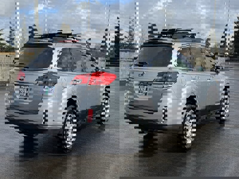 Used 2012 Subaru Outback 2.5i Premium image 4