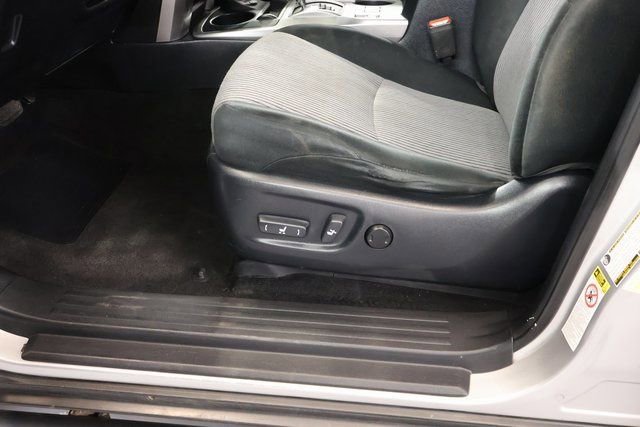 Used 2017 Toyota 4Runner SR5 AWD/4WD image 12