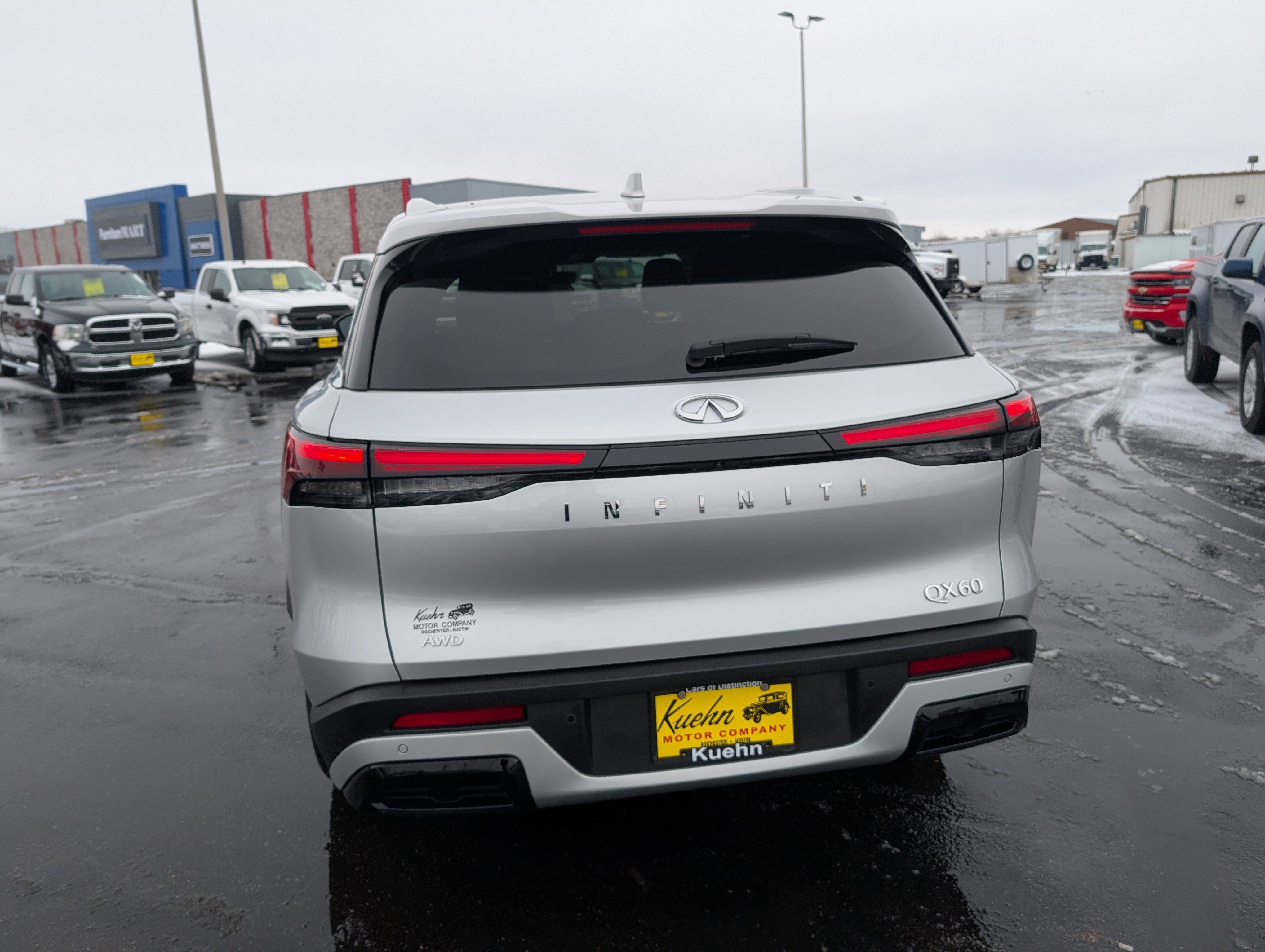 Used 2023 INFINITI QX60 Luxe image 7