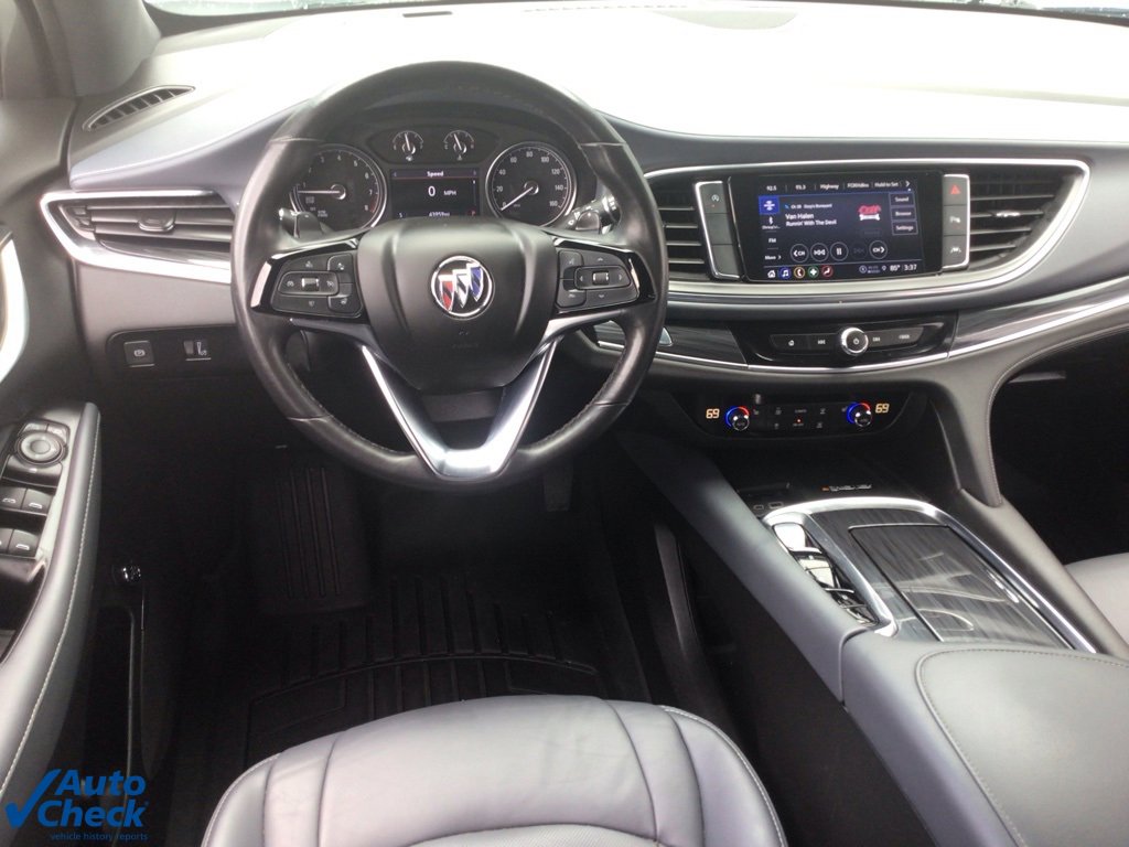 Used 2022 Buick Enclave Essence image 22