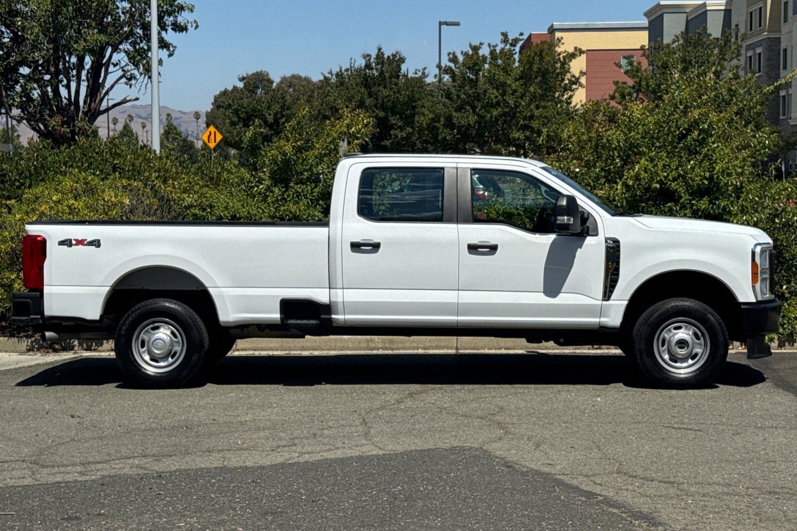 Used 2023 Ford F250 XL image 3