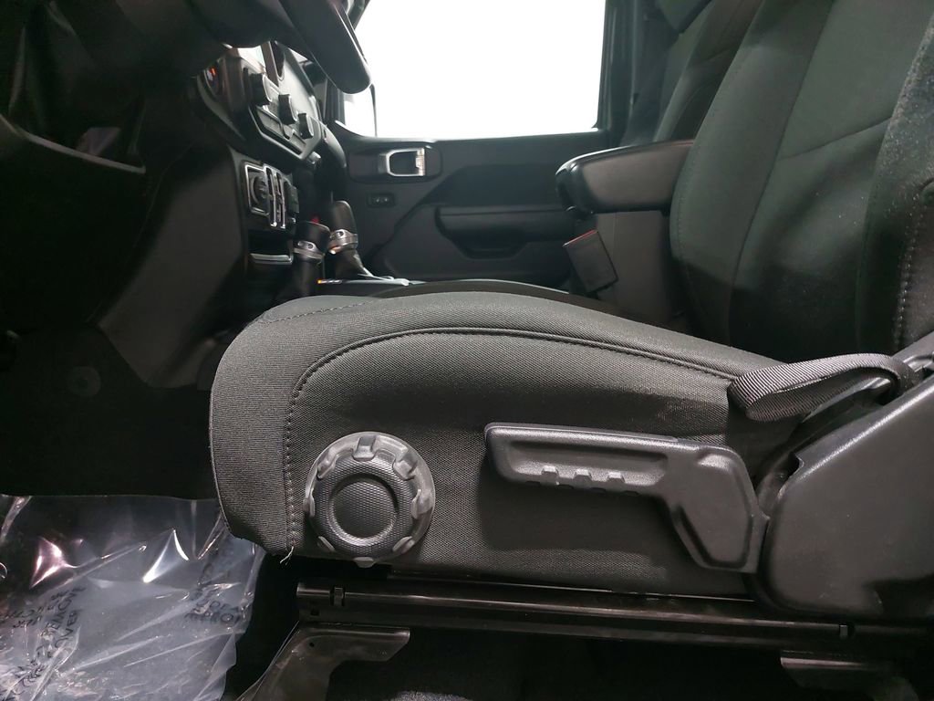 Used 2022 Jeep Gladiator Sport image 29