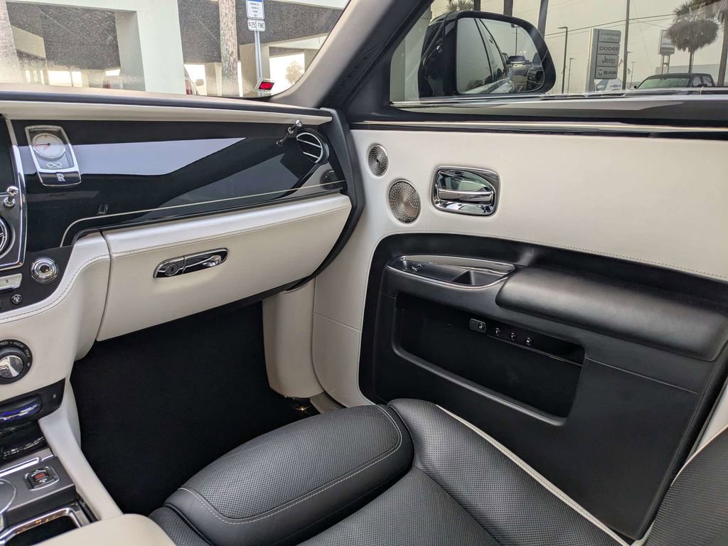 Used 2017 Rolls-Royce Ghost image 20