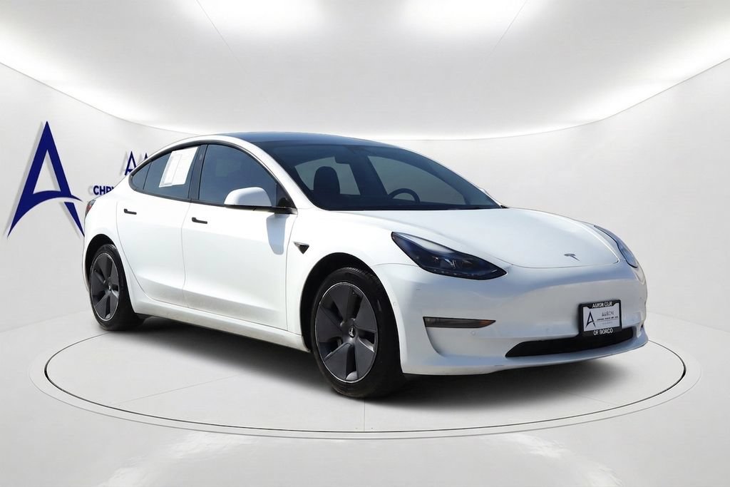 Used 2022 Tesla Model 3 Long Range AWD/4WD image 3