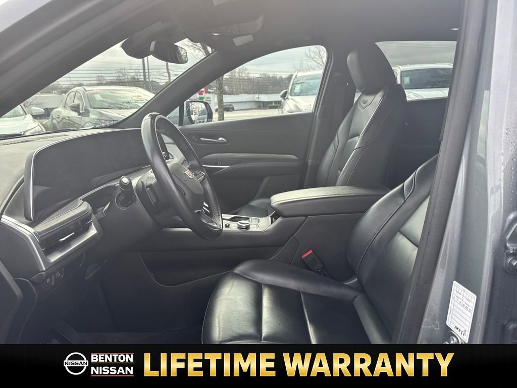 Used 2024 Cadillac XT4 Premium Luxury image 10